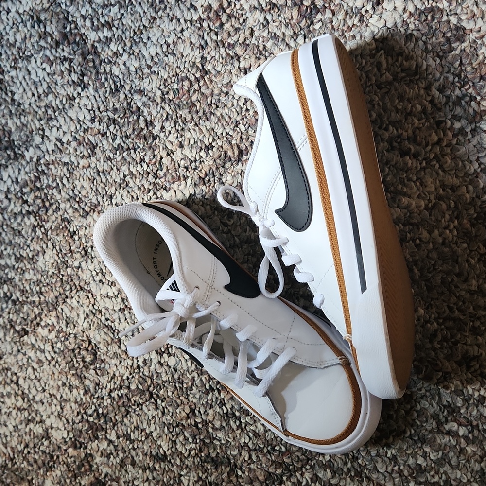 Boys nikes